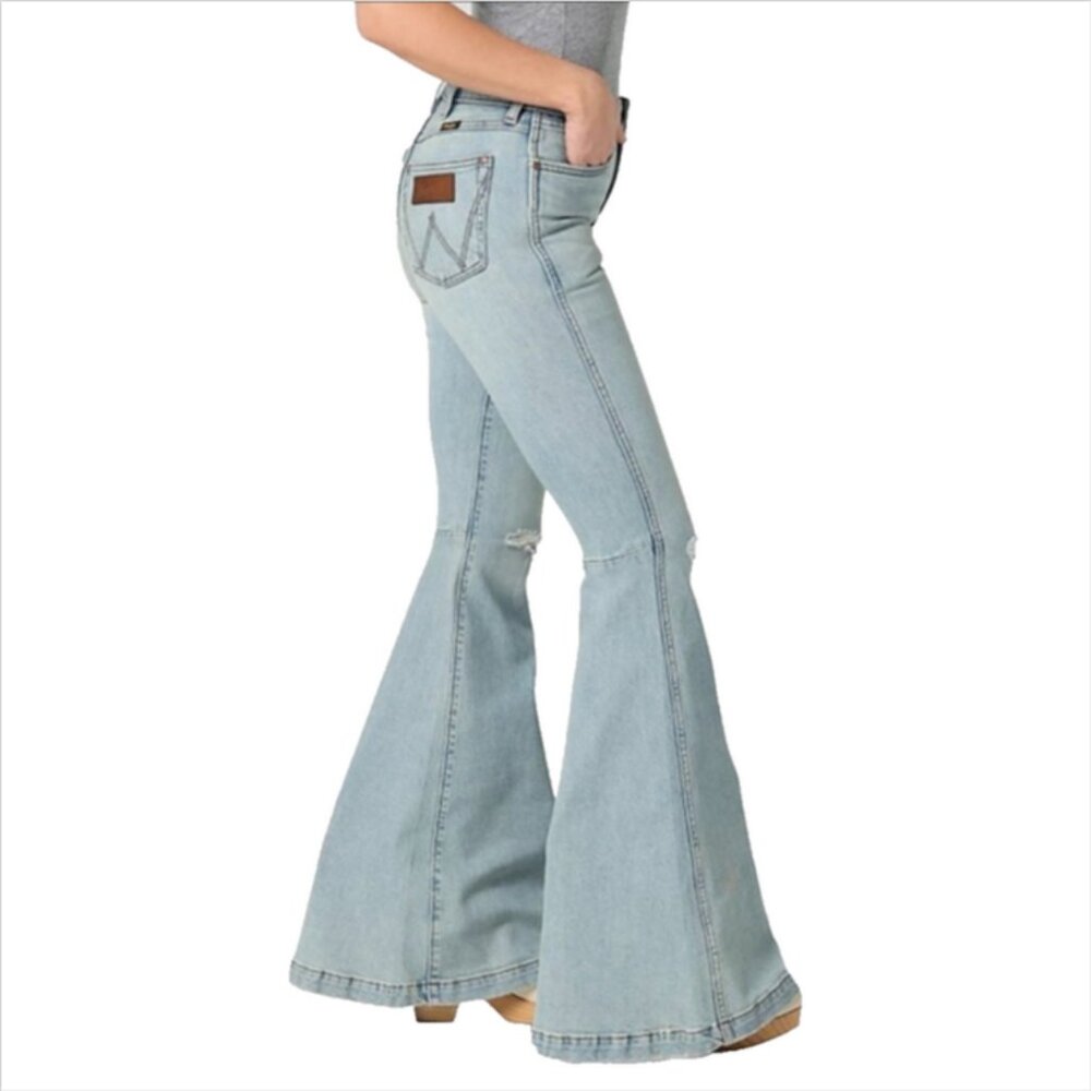 Wrangler Retro Premium High Rise Destructed Trumpet Flare Jean in Aubrey - Picture 3 of 7